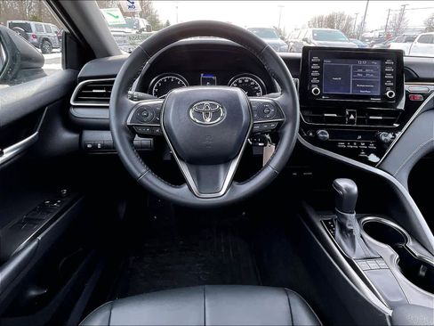 Used 2024 Toyota Camry SE image 17