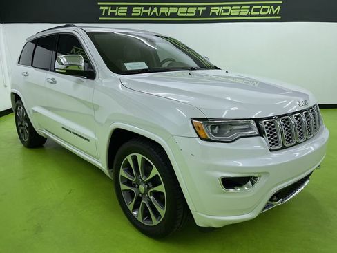 Used 2018 Jeep Grand Cherokee Overland image 2