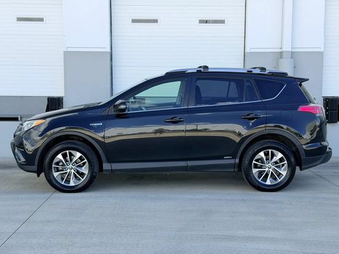 Used 2017 Toyota RAV4 XLE w/ Carpet Mat Package AWD/4WD image 2