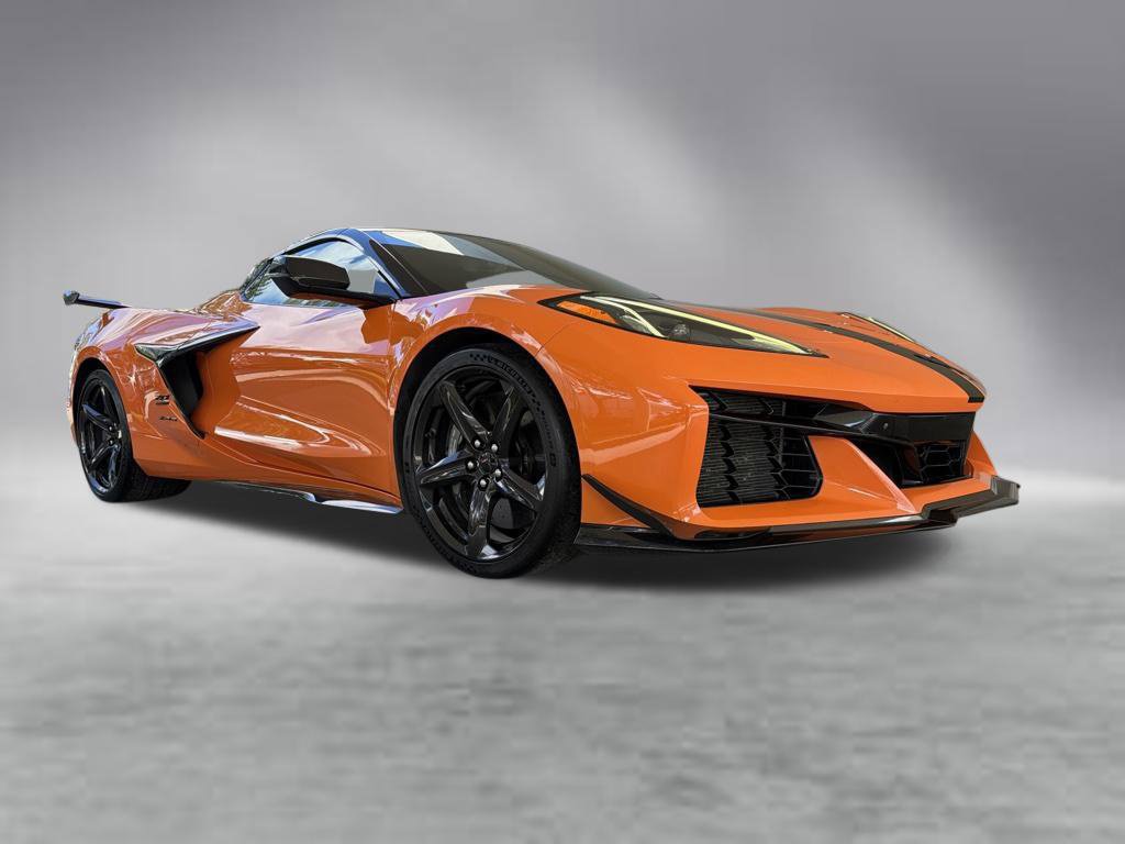 Used 2023 Chevrolet Corvette Z06 w/ Z07 Performance Package RWD image 4