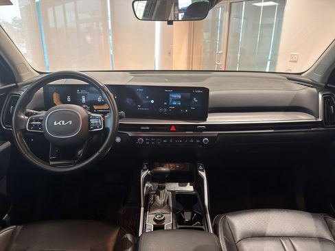 Certified 2025 Kia Sorento S FWD image 15