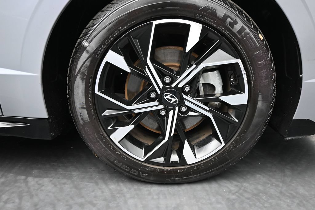 Used 2025 Hyundai Sonata SEL FWD image 2