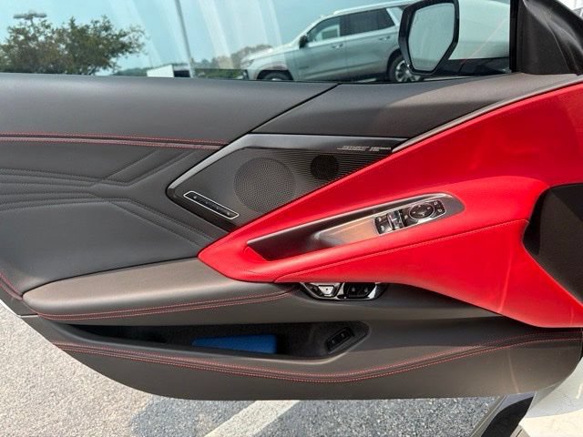 Used 2025 Chevrolet Corvette E-Ray w/ Stealth Interior Trim Package AWD/4WD image 18