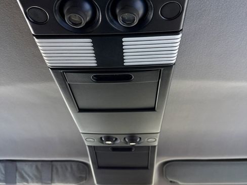 Used 1990 Chevrolet Astro LT image 32