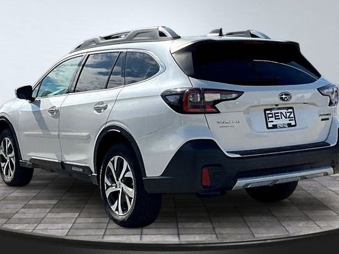 Used 2022 Subaru Outback Touring AWD/4WD image 4