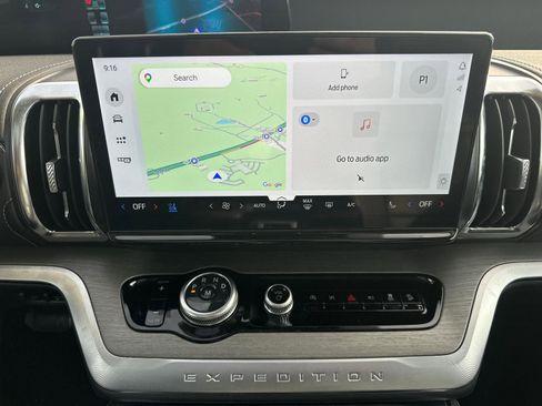 Used 2025 Ford Expedition Max Platinum AWD/4WD image 9