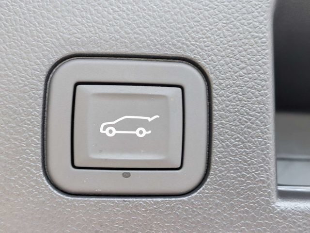 Used 2026 GMC Terrain Elevation w/ Elevation Premium Package FWD image 13