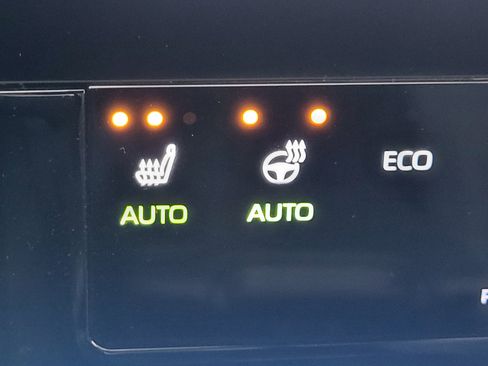 Used 2025 Subaru Solterra Limited image 17