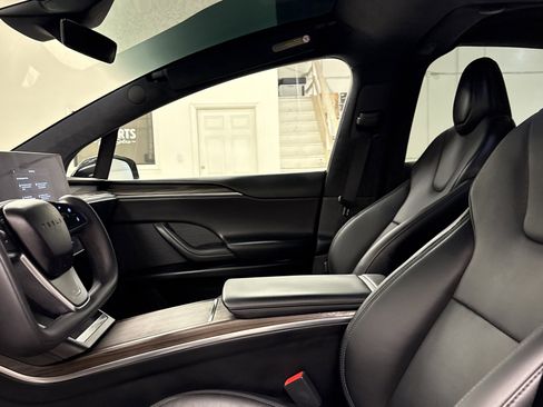 Used 2023 Tesla Model X Base image 4