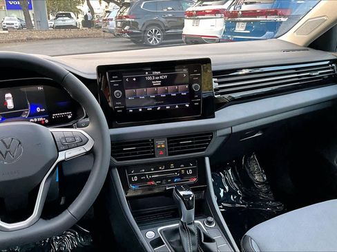 New 2026 Volkswagen Jetta SE image 6