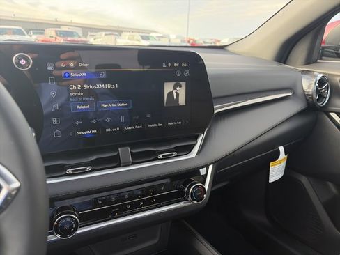 Used 2025 Chevrolet Equinox LT image 23