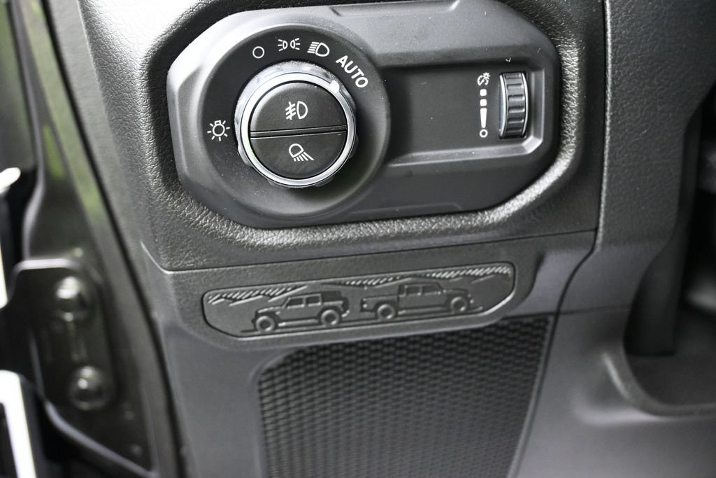 New 2026 Jeep Gladiator Sport AWD/4WD image 14