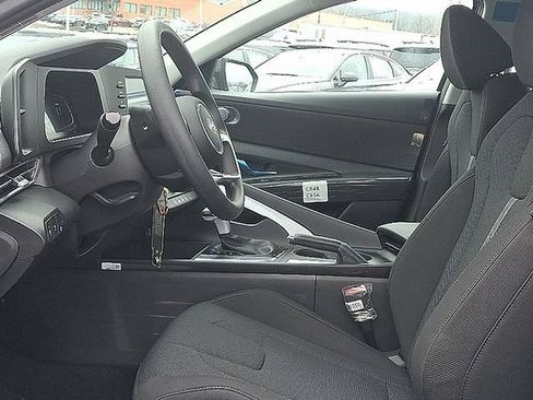 New 2026 Hyundai Elantra SE FWD image 6