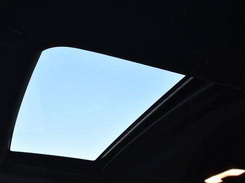 Used 2024 Chevrolet Colorado Z71 w/ Z71 Convenience Package 2 image 10