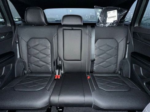 New 2026 Volkswagen Atlas Cross Sport SE image 28