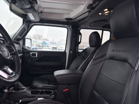 Used 2022 Jeep Wrangler Unlimited Sahara w/ Cold Weather Group image 27