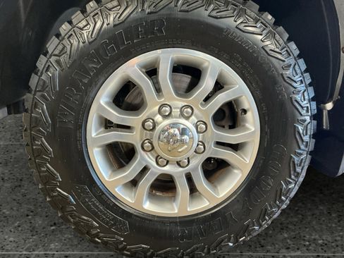 Used 2015 RAM 2500 Laramie AWD/4WD image 14