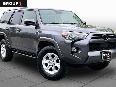 Certified 2022 Toyota 4Runner SR5 AWD/4WD image 3