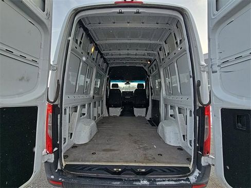 Used 2019 Mercedes-Benz Sprinter 144 Cargo image 9