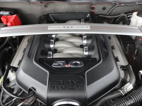 Used 2013 Ford Mustang GT Premium w/ Comfort Pkg RWD image 17