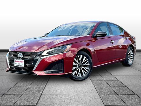 Certified 2024 Nissan Altima 2.5 SV FWD image 3