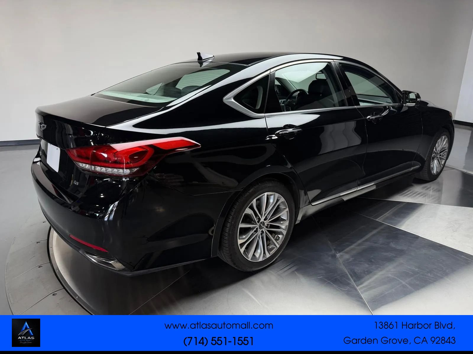 Used 2017 Genesis G80 3.8 RWD image 2