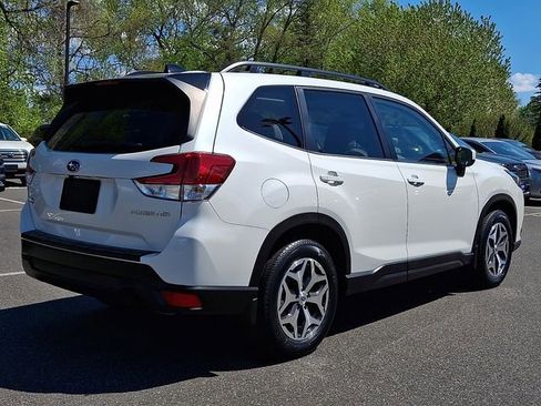 Used 2024 Subaru Forester Premium AWD/4WD image 7