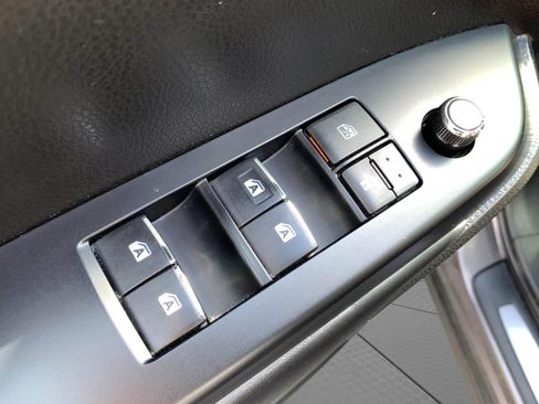 Used 2019 Toyota Highlander Limited AWD/4WD image 12