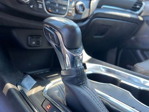 Used 2021 Chevrolet Traverse Premier w/ Redline Edition AWD/4WD image 23
