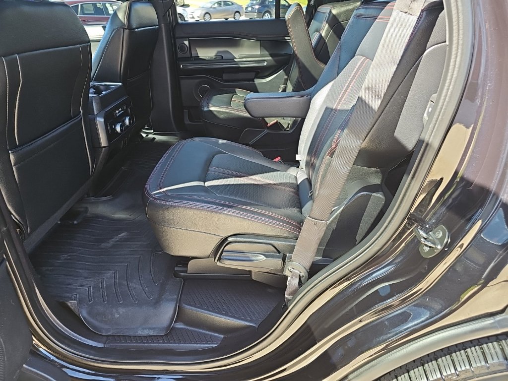 Used 2019 Ford Expedition Limited w/ Equipment Group 303A AWD/4WD image 16