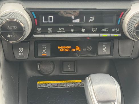 Used 2020 Toyota RAV4 XSE AWD/4WD image 5