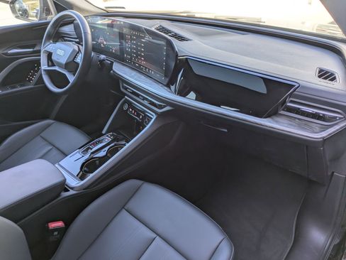Used 2025 Audi Q5 Premium w/ Convenience Package AWD/4WD image 29