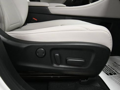 Used 2021 Lexus RX 350L Premium w/ Premium Package AWD/4WD image 30