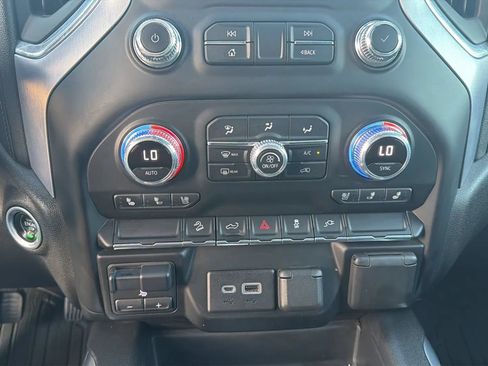 Used 2022 GMC Sierra 1500 SLT w/ SLT Premium Package AWD/4WD image 23