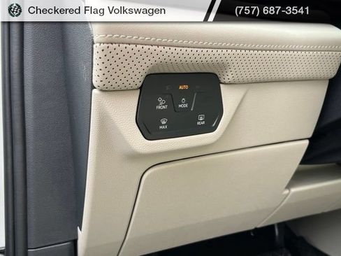 Used 2026 Volkswagen Atlas SE AWD/4WD image 17