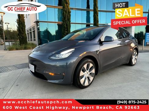 Used 2023 Tesla Model Y Long Range AWD/4WD image 1