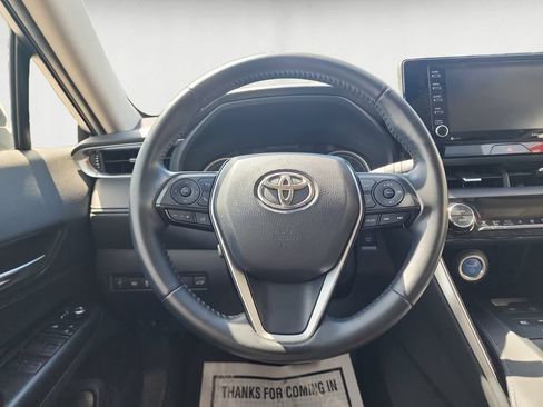 Used 2021 Toyota Venza LE AWD/4WD image 13