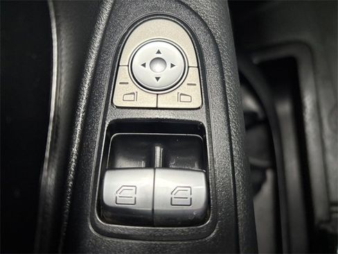 Used 2017 Mercedes-Benz Metris image 16