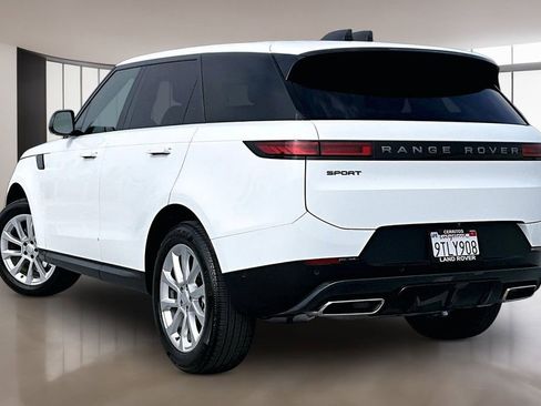 Used 2025 Land Rover Range Rover Sport image 4
