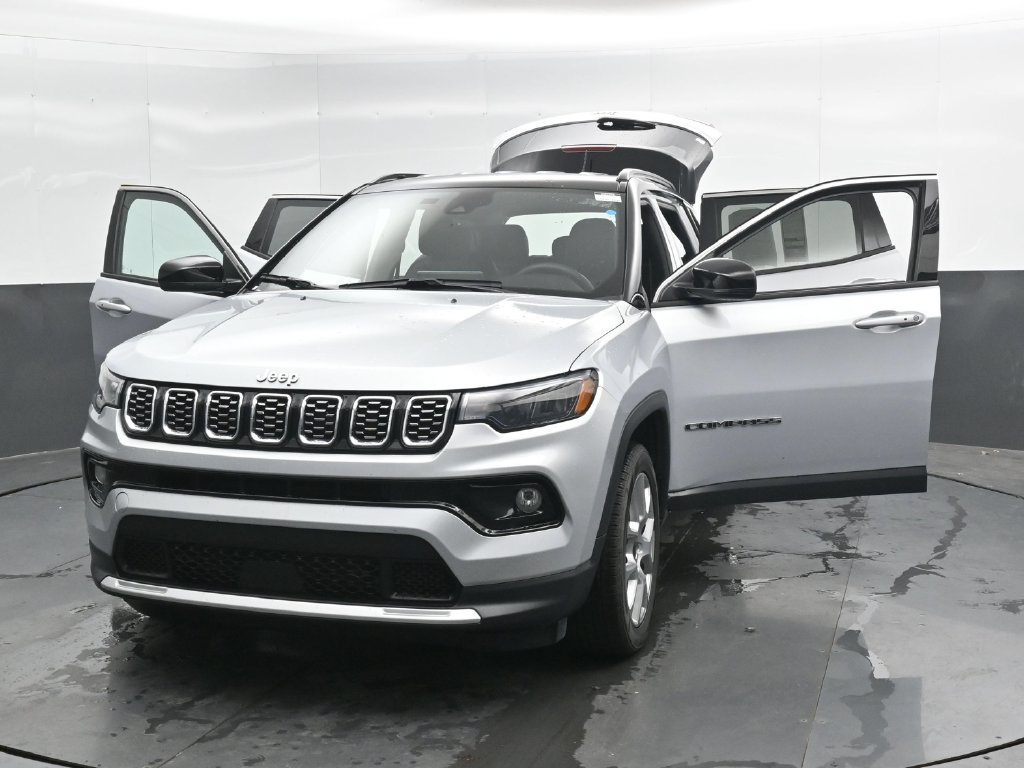 Used 2025 Jeep Compass Limited AWD/4WD image 48