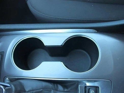 Used 2022 Chevrolet Malibu LT image 22