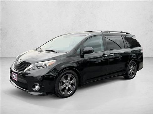 Used 2017 Toyota Sienna SE Premium image 1