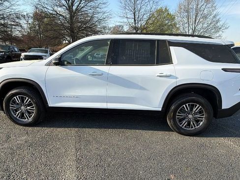 New 2026 Chevrolet Traverse LT w/ Driver Confidence Package image 8