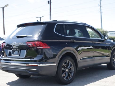 Used 2022 Volkswagen Tiguan SE FWD image 5