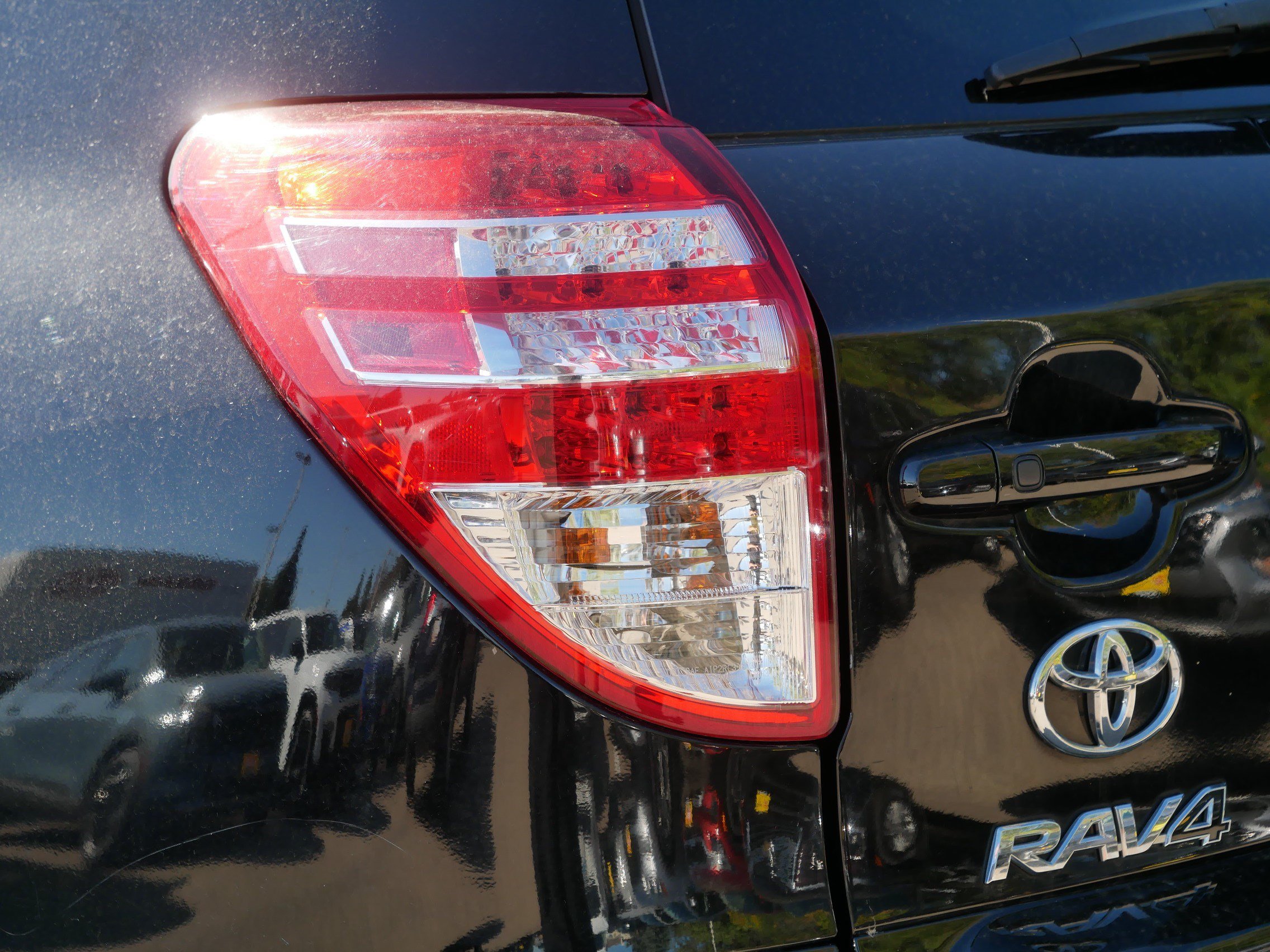 Used 2011 Toyota RAV4 Limited w/ Limited Extra Value Pkg AWD/4WD image 17