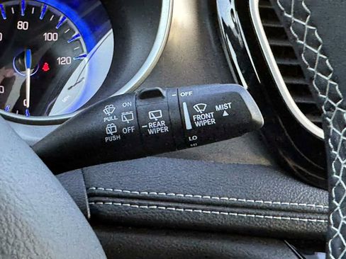 Certified 2025 Chrysler Pacifica Select image 22