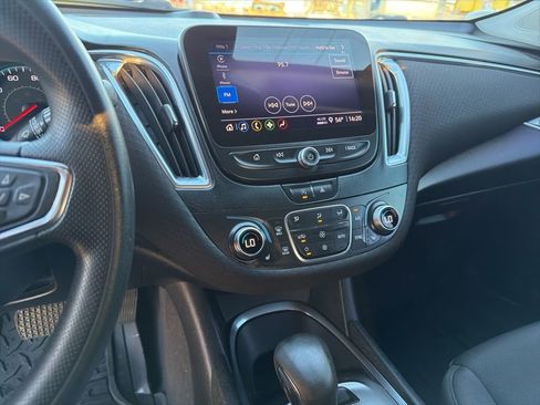 Used 2021 Chevrolet Malibu LT image 9