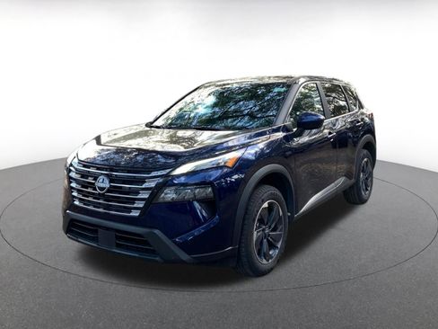 Used 2025 Nissan Rogue SV image 4