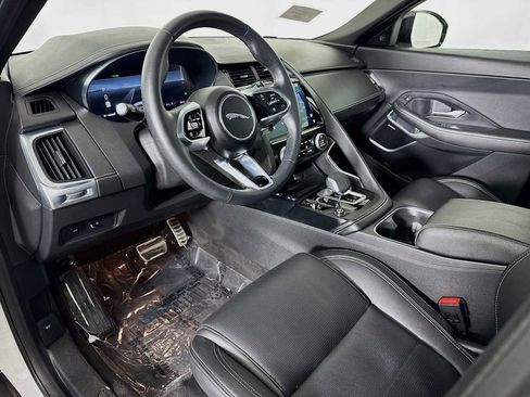 Used 2024 Jaguar E-PACE R-Dynamic SE image 9