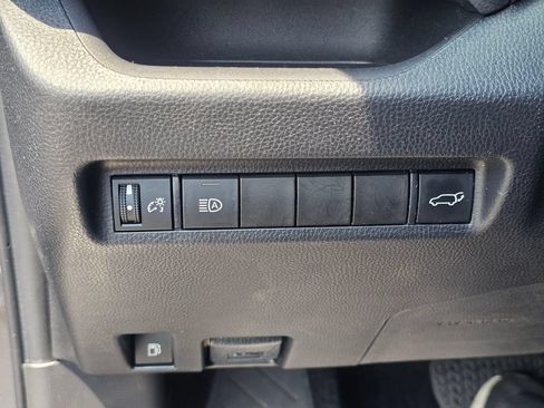 Certified 2022 Toyota RAV4 XSE AWD/4WD image 32